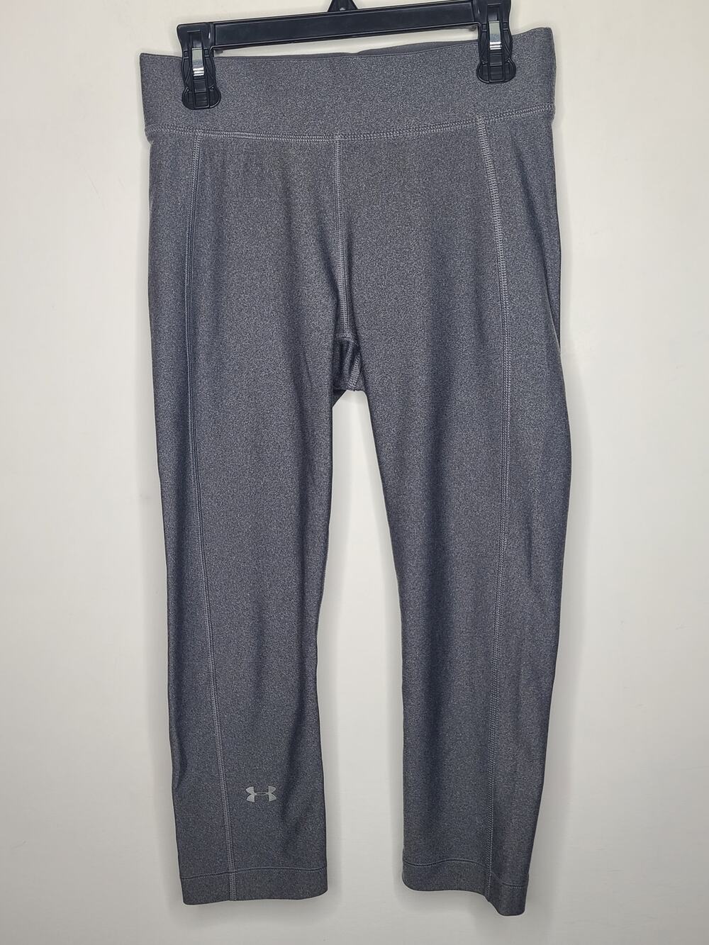 Under Armour heatgear grey compression capri leggings - small